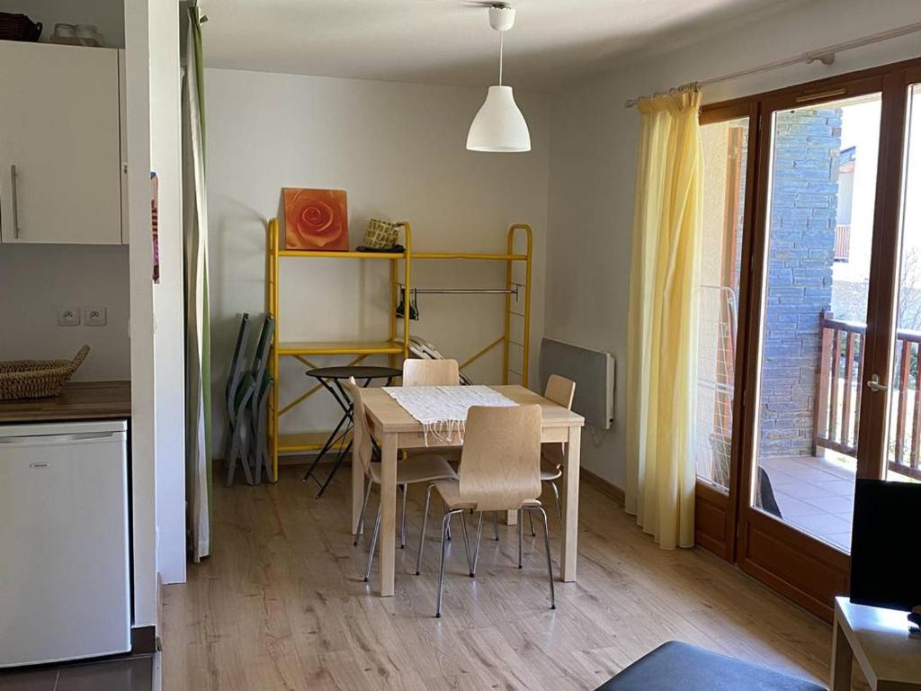 Appartement Appartement Formiguères, 2 pièces, 4 personnes - FR-1-295-140 312 B, Résidence Les Esplaneilles 66210 Formiguères