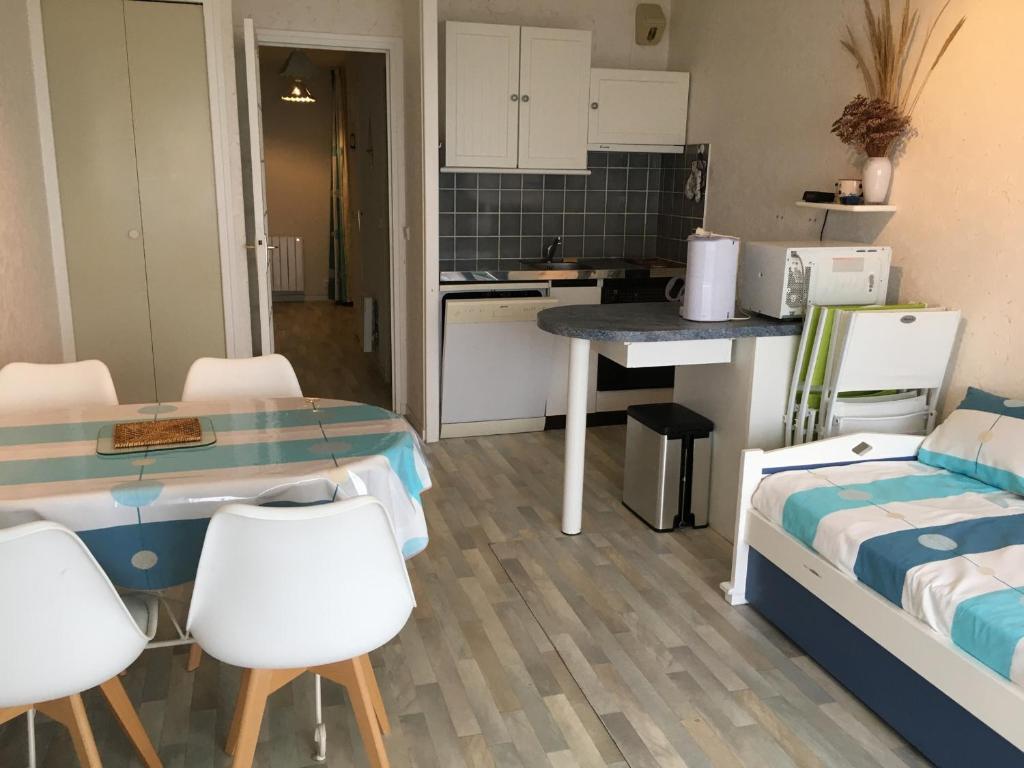 Appartement Appartement Fort-Mahon-Plage, 1 pièce, 4 personnes - FR-1-482-12 348 Boulevard maritime Nord Résidence Manureva 80120 Fort-Mahon-Plage