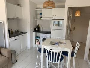 Appartement Appartement Fort-Mahon-Plage, 2 pièces, 4 personnes - FR-1-482-102 33 rue de la rafale 80120 Fort-Mahon-Plage Picardie