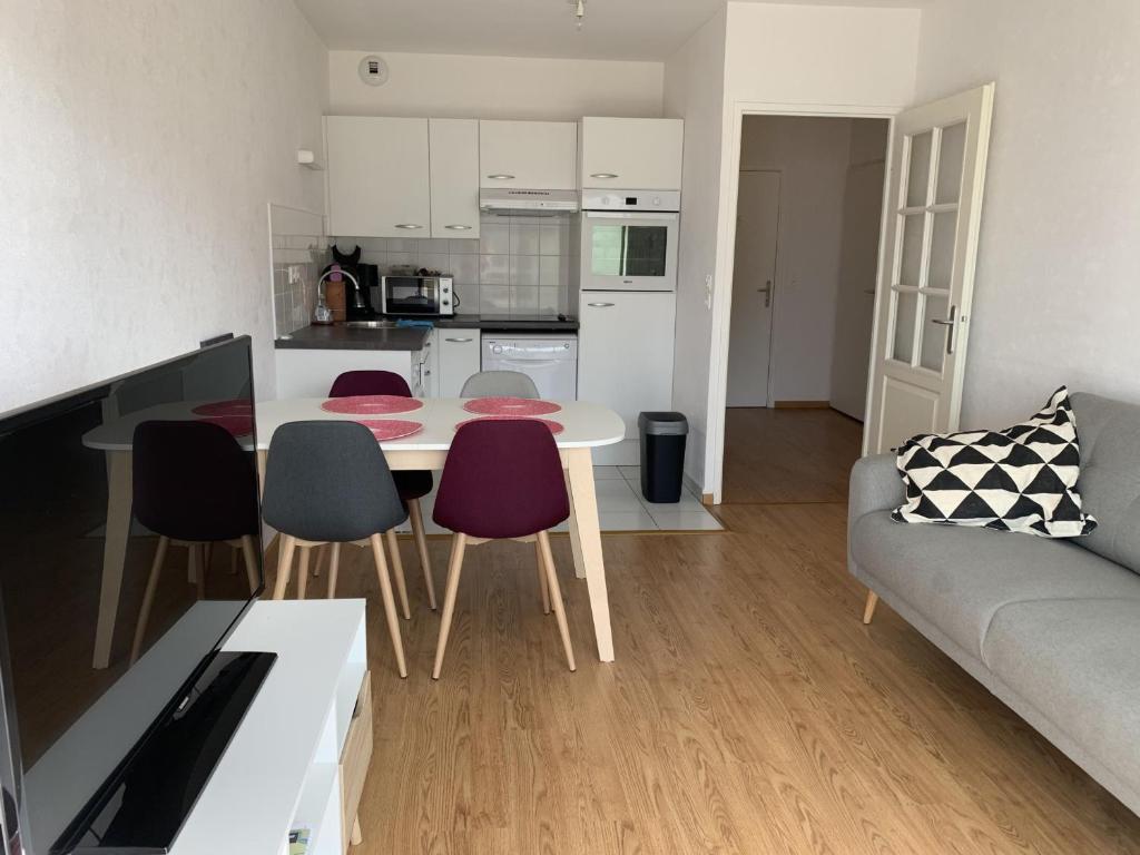 Appartement Appartement Fort-Mahon-Plage, 2 pièces, 4 personnes - FR-1-482-82 20 rue Georges Watel Résidence le Grand Bleu 80120 Fort-Mahon-Plage