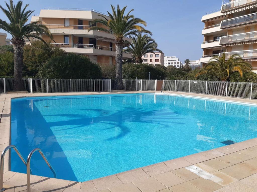 Appartement Appartement Fréjus, 1 pièce, 4 personnes - FR-1-226A-150 ENTREE B APPARTEMENT N° 604 6IEME ETAGE 1376 AVENUE DE PROVENCE 83600 Fréjus