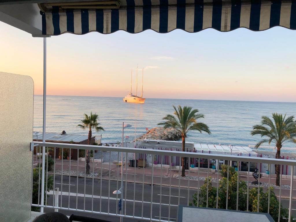 Appartement Front de Mer 55 Etage 3 Rés les 3 Caps Promenade de la Plage, 06800 Cagnes-sur-Mer