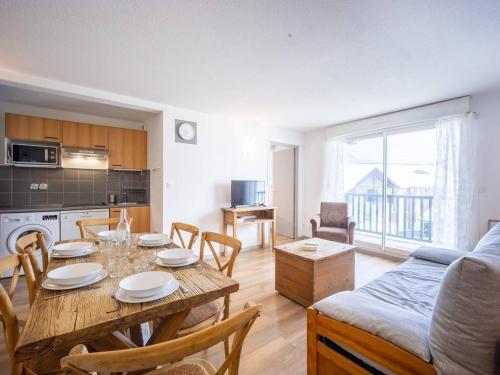 Appartement Germ, 3 pièces, 8 personnes - FR-1-695-19