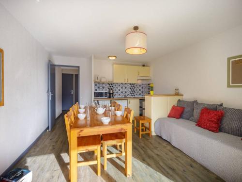 Appartement Germ, 3 pièces, 8 personnes - FR-1-695-7