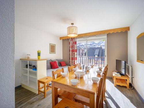 Appartement Germ, 3 pièces, 8 personnes - FR-1-695-7