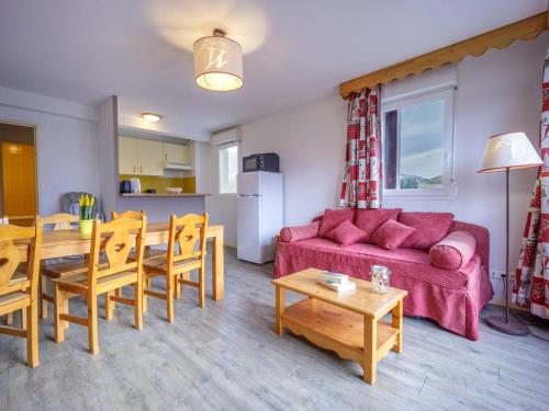 Appartement Germ, 4 pièces, 10 personnes - FR-1-695-8