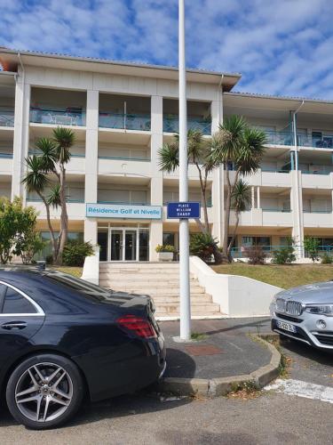 Appartement Golf et Nivelle avec piscine et parking