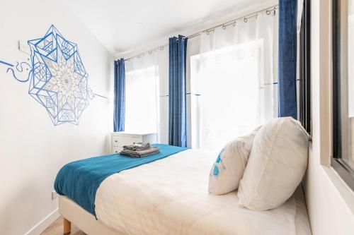 Appartement grand bleu situé dans Paris centre 8éme arrondissement