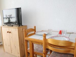 Appartement Appartement Gruissan, 1 pièce, 2 personnes - FR-1-229-106 Appartement Bat L. NÂ°236. 2Eme Etage - Bld Du Pech Maynaud - 11430 Gruissan Languedoc-Roussillon