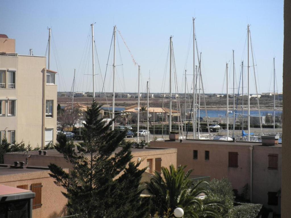 Appartement Gruissan, 2 pièces, 4 personnes - FR-1-229-480 Residence Gruissan Port Appartement Bat.A, N 36, 3Ieme Bld De La Corderie, 11430 Gruissan