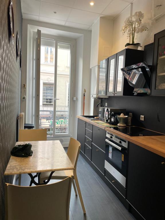 Appartement Hausmanien rue d’Antibes 97 Rue d'Antibes, 06400 Cannes