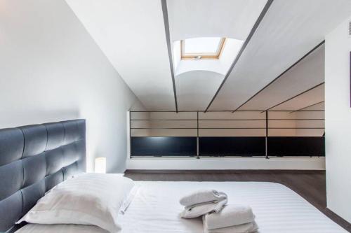 APPARTEMENT HAUSSMANNIEN TYPE LOFT, CLIMATISE - VIEUX-PORT-LE PANIER,