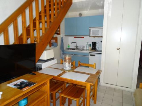 Appartement Hyères, 2 pièces, 4 personnes - FR-1-335-159