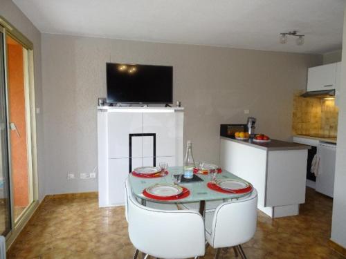 Appartement Hyères, 2 pièces, 4 personnes - FR-1-335-164