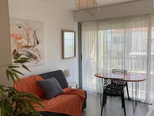 Appartement Hyères, 2 pièces, 4 personnes - FR-1-335-167