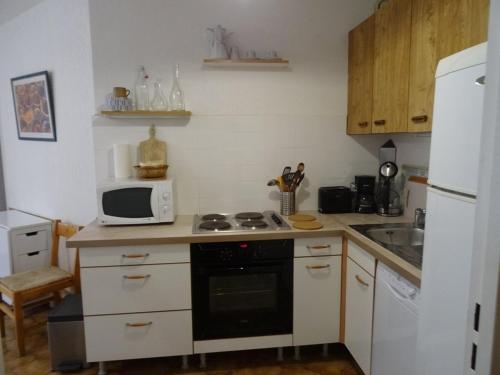 Appartement Hyères, 2 pièces, 4 personnes - FR-1-335-184