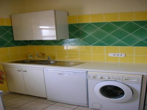 Appartement Hyères, 3 pièces, 4 personnes - FR-1-335-170