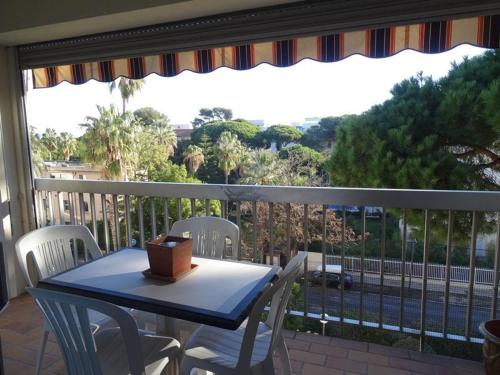 Appartement Hyères, 3 pièces, 4 personnes - FR-1-335-181