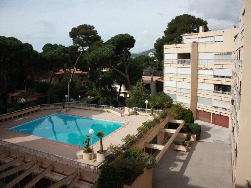 Appartement Appartement Hyères, 3 pièces, 4 personnes - FR-1-335-181 LE ZODIAQUE II - BAT A 4ème G 120 Av de l'Hippodrome 83400 Hyères