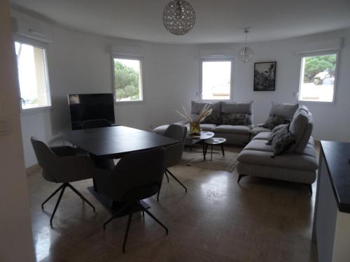 Appartement Hyères, 4 pièces, 6 personnes - FR-1-335-156