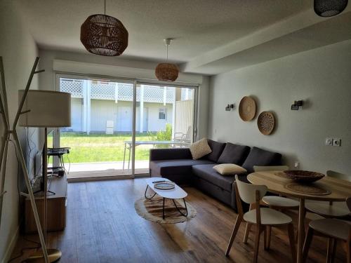Appartement in Mimizan's center with pool & BBQ