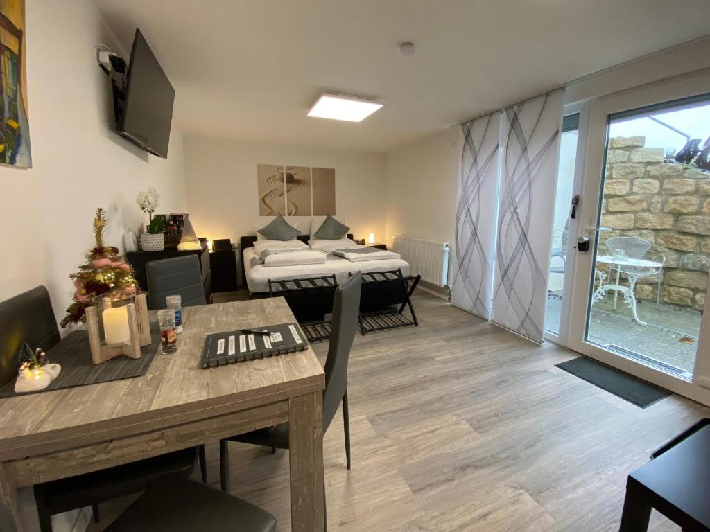 Appartement in S-Bahn Nähe, 35 qm, max 4 Pers, zentral, private Terasse, Internet 250 MBit 23 Goethestraße, 71116 Gärtringen