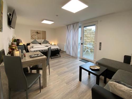 Appartement in S-Bahn Nähe, 35 qm, max 4 Pers, zentral, private Terasse, Internet 250 MBit