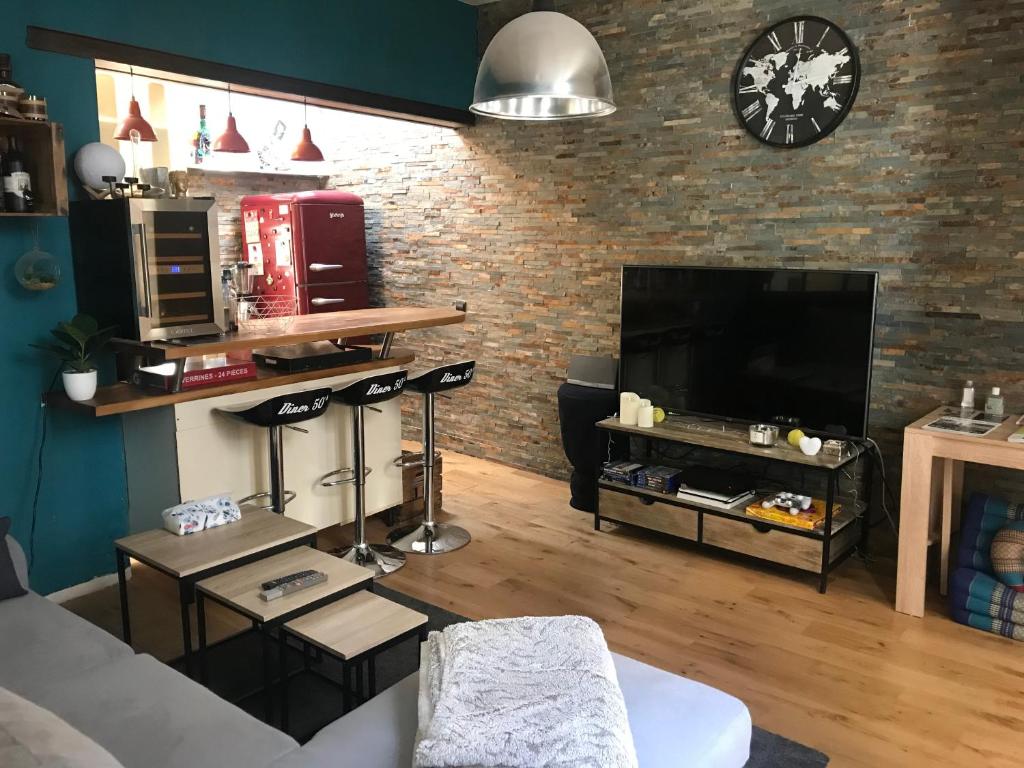 Appartement INTRAMUROS RARE T2 Paisible avec terrasse privée et Climatisation 29 rue thiers, 84000 Avignon
