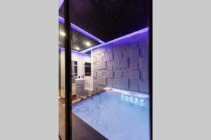 Appartement-jacuzzi / love room à 800m du centre