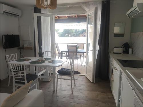 Appartement JADE dans résidence proche Tennis/ centre naturiste