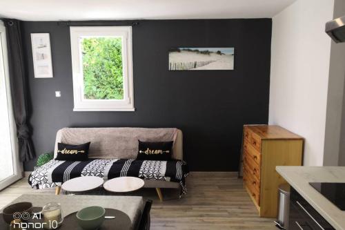 Appartement jardin a 100m de la plage et Thalasso