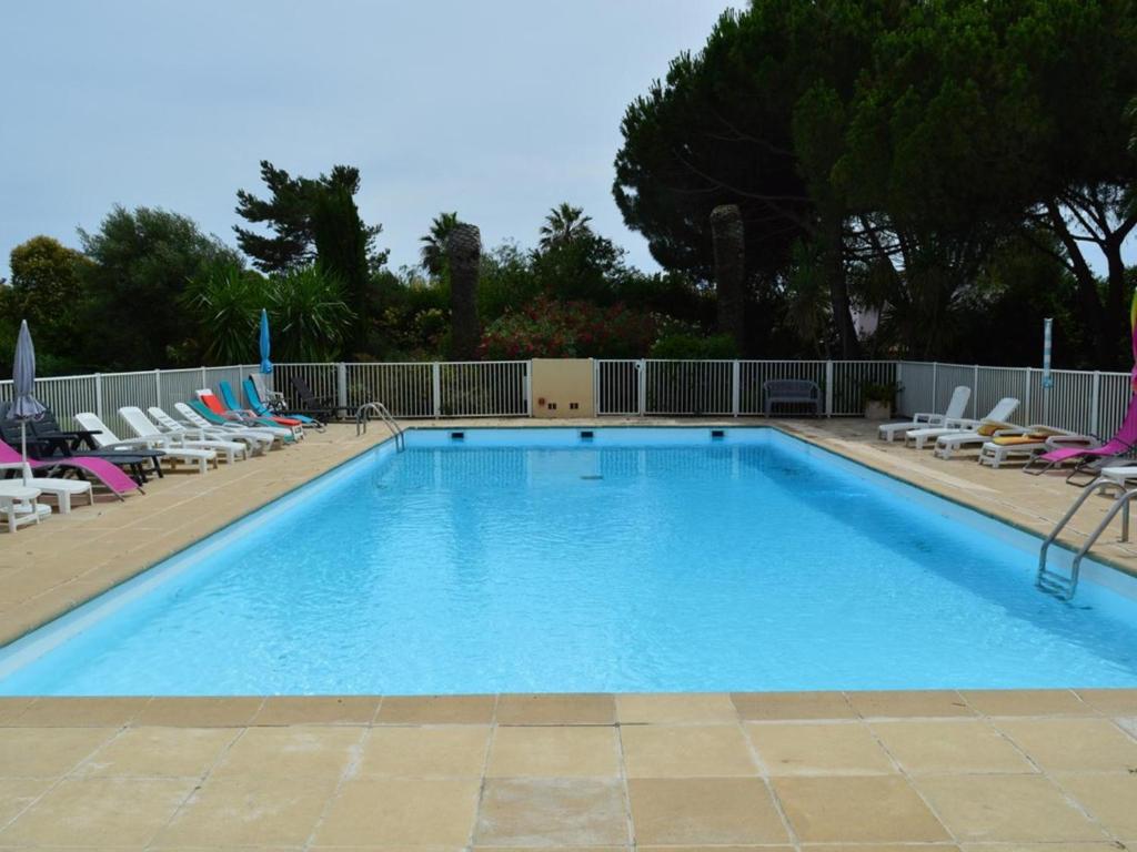 Appartement Appartement Juan les Pins, 2 pièces, 4 personnes - FR-1-252-109 Batiment A, Rez De Jardin - 12/17 Chemin De Vallauris - 06160 Juan-les-Pins