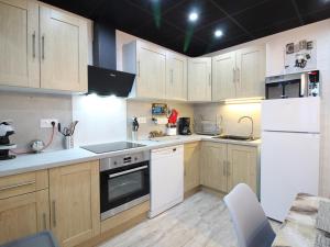 Appartement La Bourboule, 1 pièce, 5 personnes - FR-1-608-224