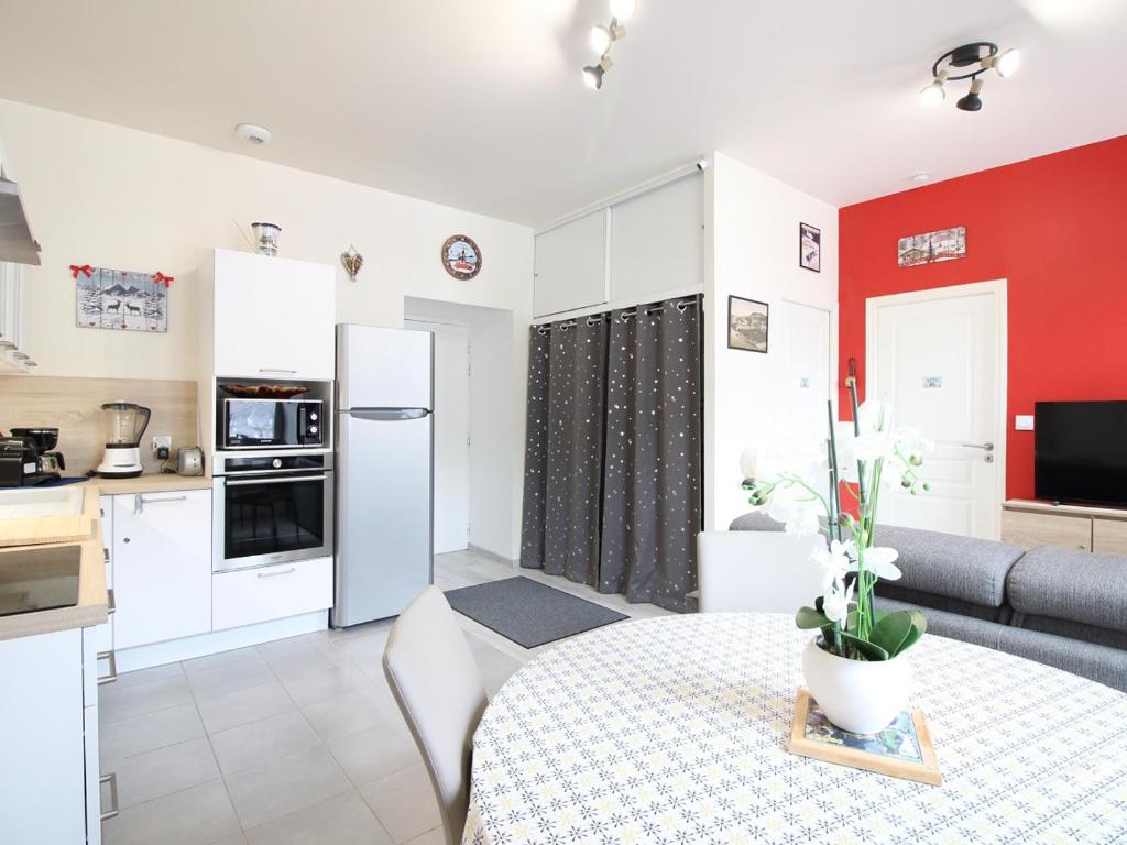 Appartement La Bourboule, 2 pièces, 2 personnes - FR-1-608-242 257 Boulevard Georges Clémenceau, 63150 La Bourboule
