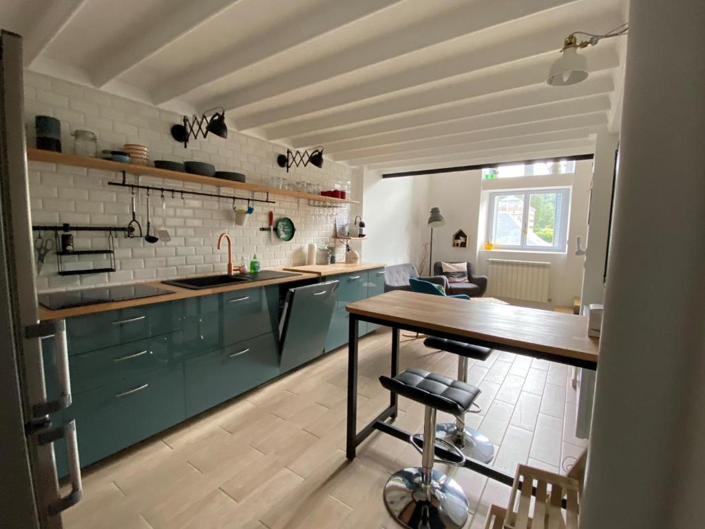 Appartement La Bourboule, 2 pièces, 2 personnes - FR-1-667-16 145 Place Guillaume Lacoste, 63150 La Bourboule