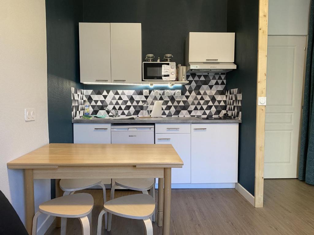 Appartement La Bourboule, 2 pièces, 4 personnes - FR-1-667-30 5 Place du Souvenir, 63150 La Bourboule