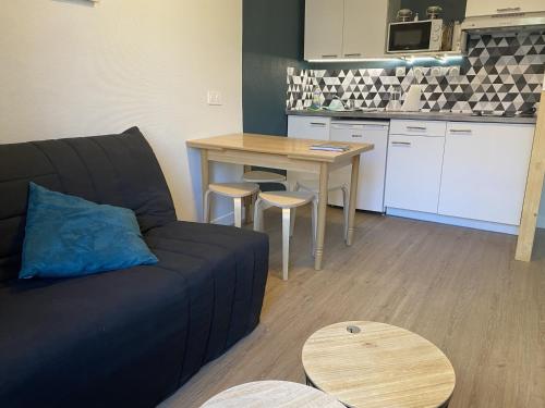 Appartement La Bourboule, 2 pièces, 4 personnes - FR-1-667-30