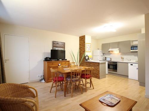Appartement La Bourboule, 2 pièces, 5 personnes - FR-1-608-29