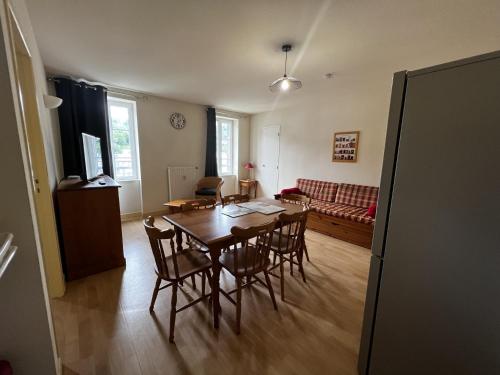 Appartement La Bourboule, 2 pièces, 5 personnes - FR-1-667-29