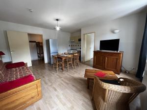 Appartement La Bourboule, 2 pièces, 5 personnes - FR-1-667-29