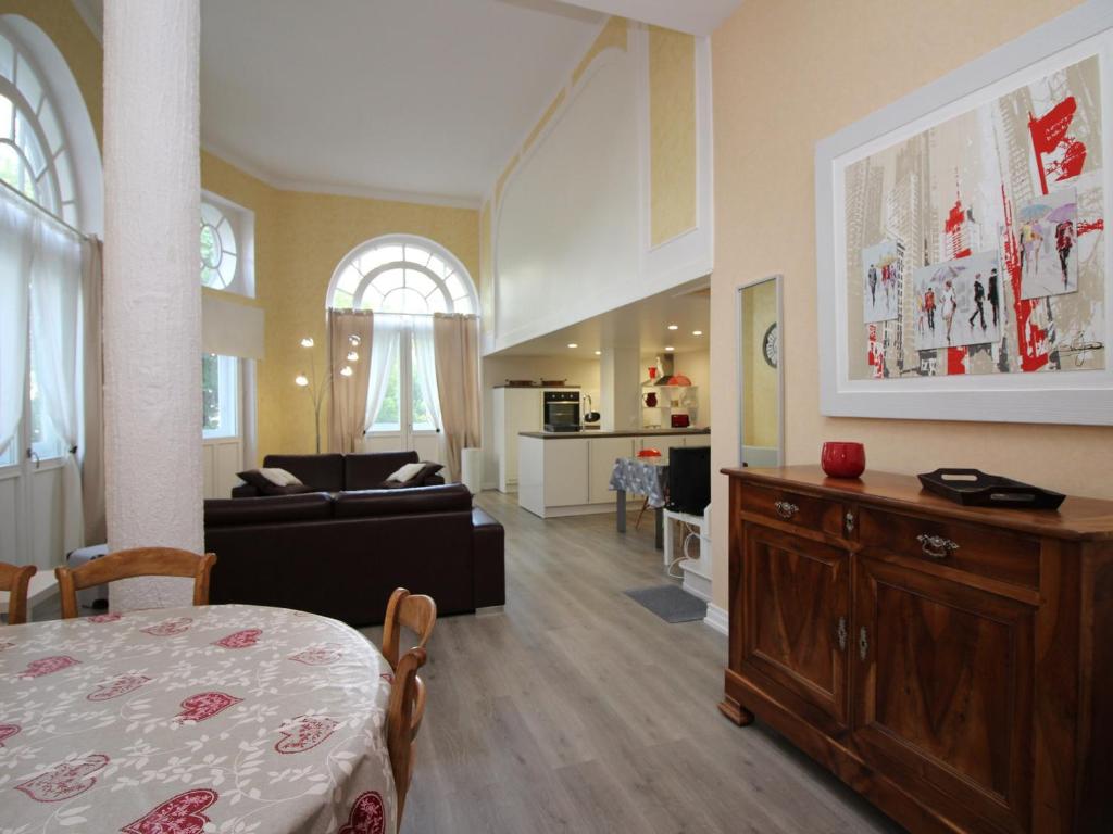 Appartement Appartement La Bourboule, 2 pièces, 6 personnes - FR-1-608-19 71 rue du Docteur Château 63150 La Bourboule