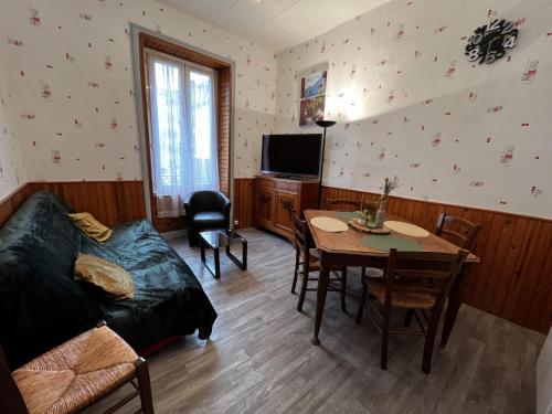 Appartement La Bourboule, 3 pièces, 4 personnes - FR-1-667-46