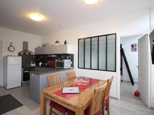 Appartement La Bourboule, 3 pièces, 5 personnes - FR-1-608-164