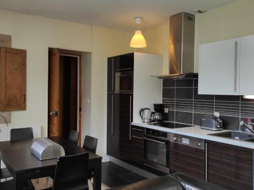 Appartement La Bourboule, 3 pièces, 6 personnes - FR-1-667-2