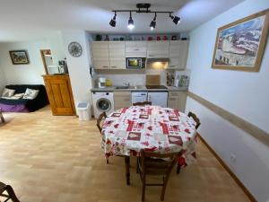 Appartement La Chapelle-d'Abondance, 3 pièces, 5 personnes - FR-1-692-53