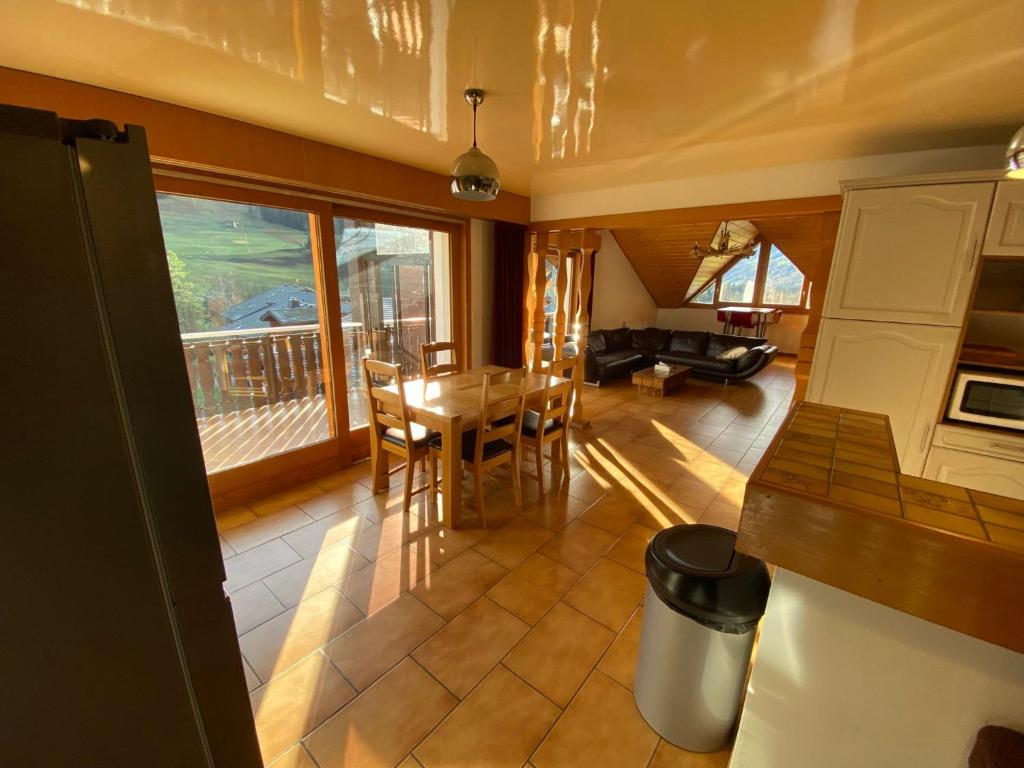 Appartement Appartement La Chapelle-d'Abondance, 8 pièces, 20 personnes - FR-1-692-75 42 Route des Contamines 74360 La Chapelle-dʼAbondance