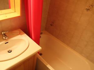 Appartement La Clusaz, 2 pièces, 4 personnes - FR-1-459-92