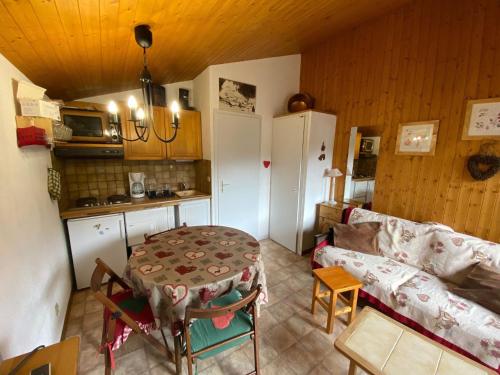 Appartement La Clusaz, 2 pièces, 5 personnes - FR-1-459-121