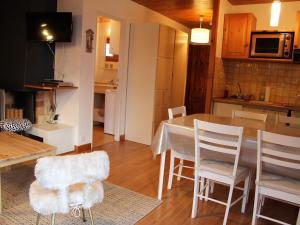 Appartement La Clusaz, 2 pièces, 5 personnes - FR-1-459-72