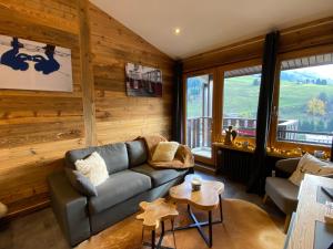 Appartement La Clusaz, 2 pièces, 6 personnes - FR-1-437-99